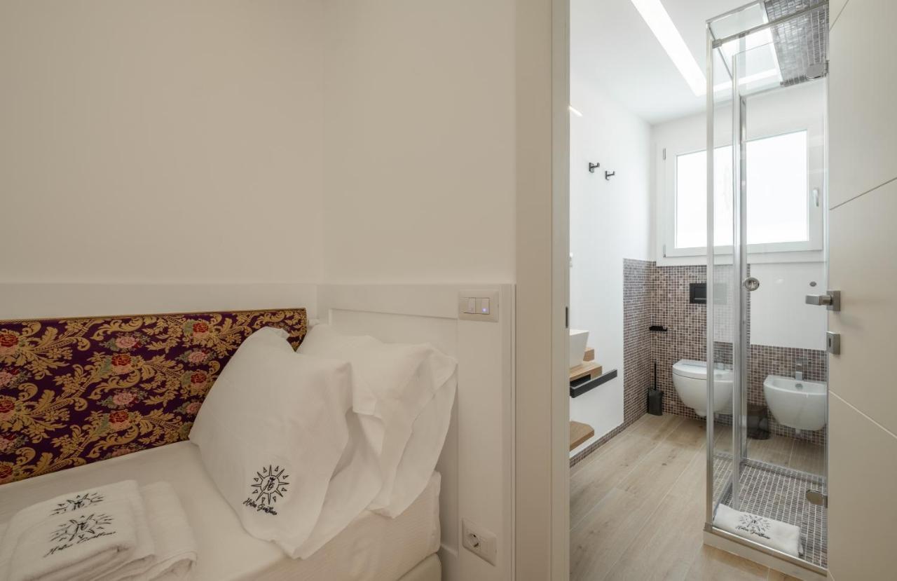Helios Guest House Cagliari Dış mekan fotoğraf